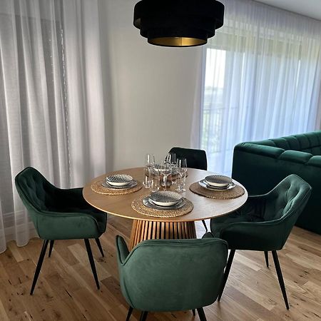 Luxury Apartment - Astro ดูนาจสก้า สเตรด้า ภายนอก รูปภาพ